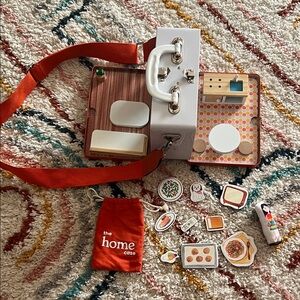 Play Maysie the home case with doll and accessories